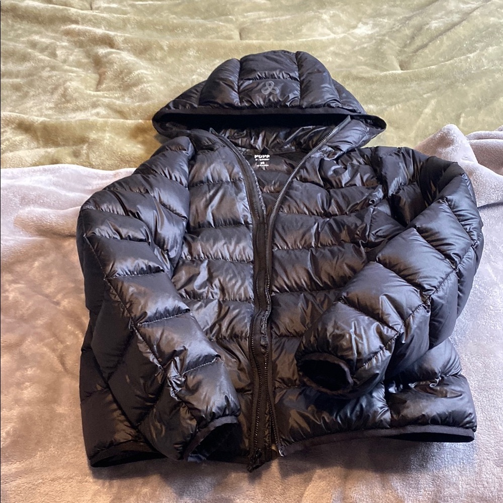 Aritzia little puffer coat